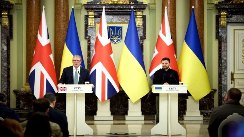 Keir Starmer y Volodimir Zelensky