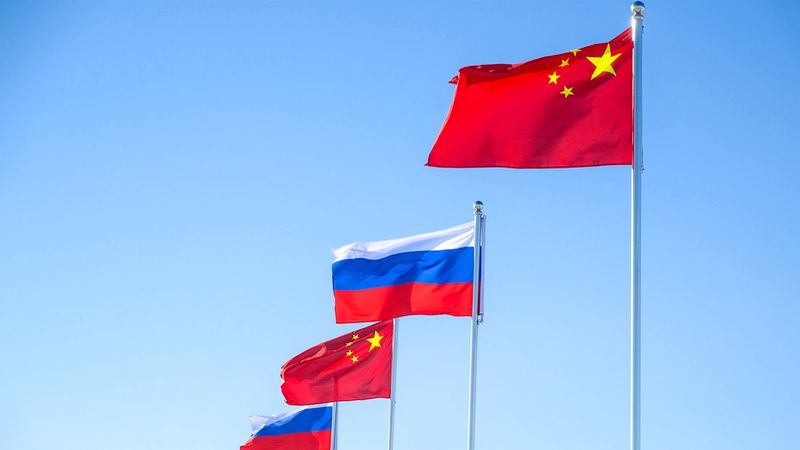 banderas de la Federación de Rusia y de la República Popular China